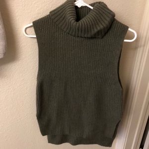 Green wool, sleeveless, turtleneck sweater